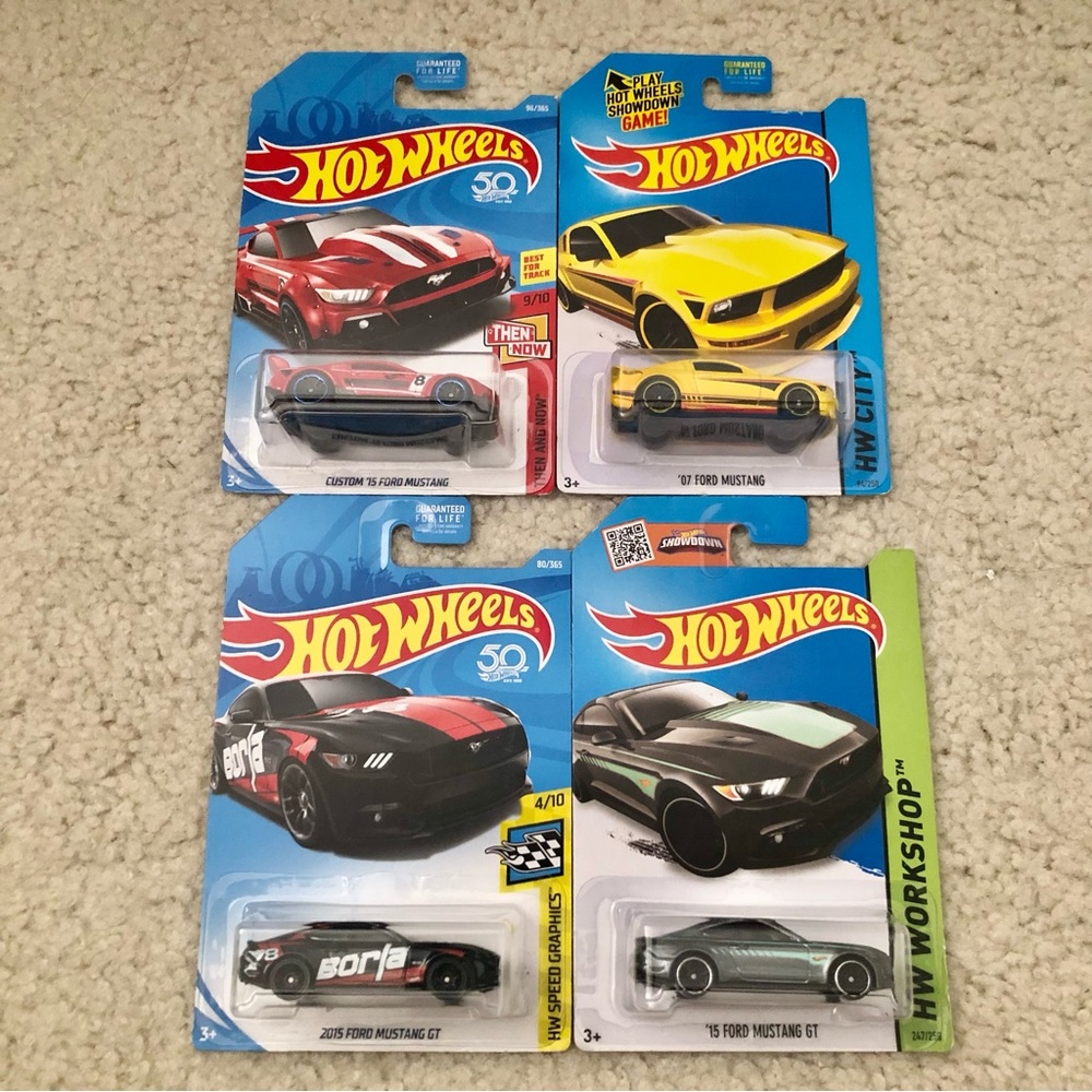 Hot Wheels Ford Mustang Cars (4)